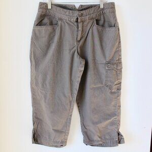 Women's Columbia brand capri-style cargo pants